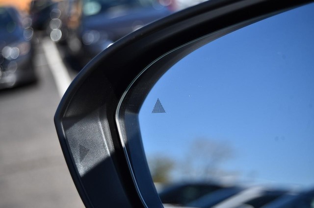 Nissan Rogue Vehicle Image 10