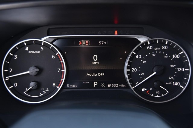 Nissan Rogue Vehicle Image 12