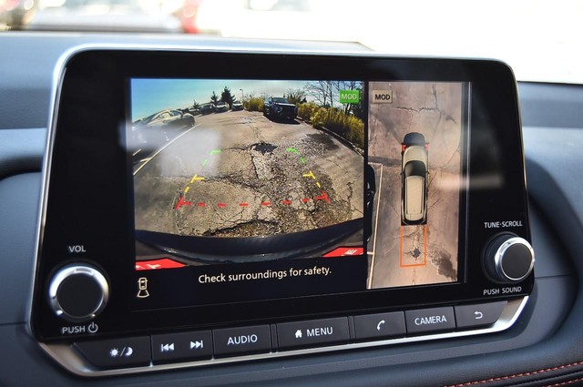 Nissan Rogue Vehicle Image 13