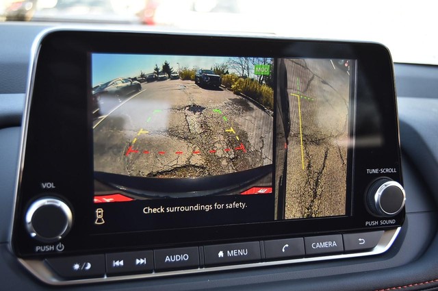 Nissan Rogue Vehicle Image 14