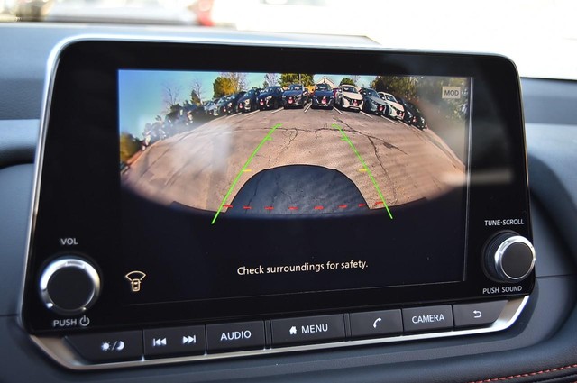 Nissan Rogue Vehicle Image 16