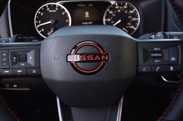 Nissan Rogue Vehicle Image 21