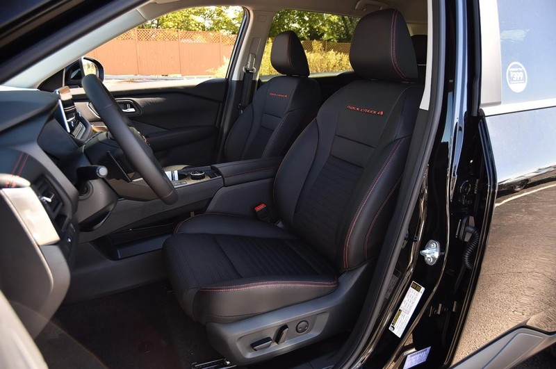 Nissan Rogue Vehicle Image 22