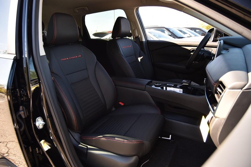 Nissan Rogue Vehicle Image 23