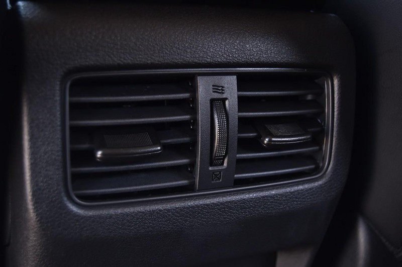 Nissan Rogue Vehicle Image 25