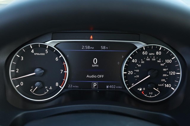 Nissan Altima Vehicle Image 11