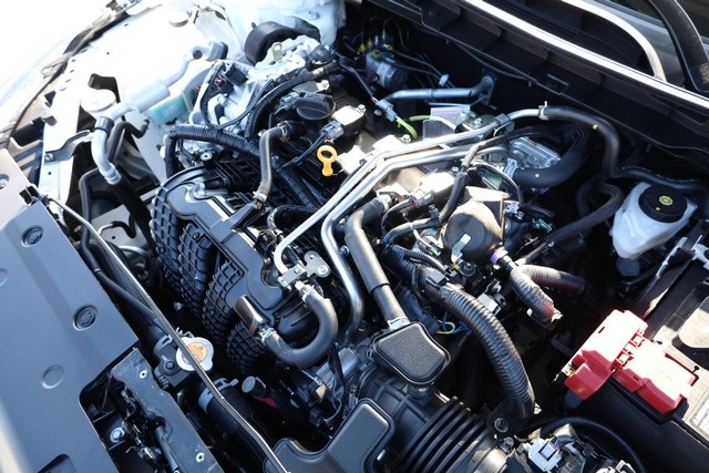 Nissan Altima Vehicle Image 26