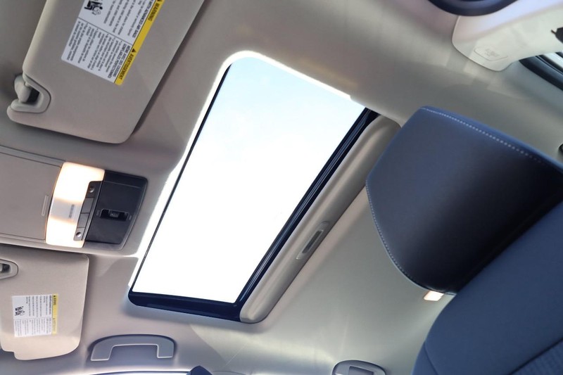 Nissan Altima Vehicle Image 09