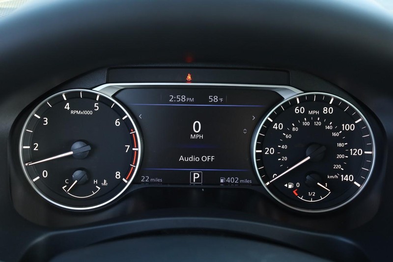 Nissan Altima Vehicle Image 11