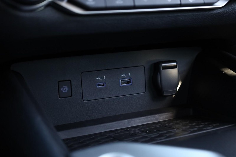 Nissan Altima Vehicle Image 16