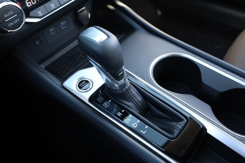 Nissan Altima Vehicle Image 17