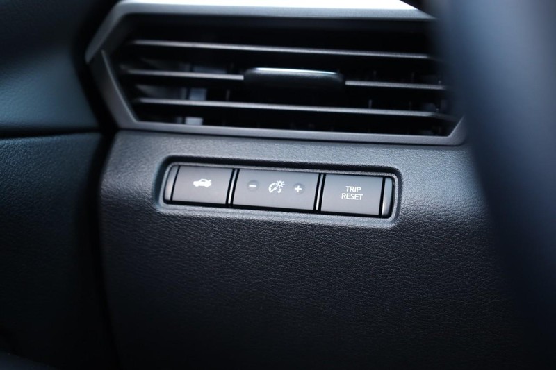 Nissan Altima Vehicle Image 20