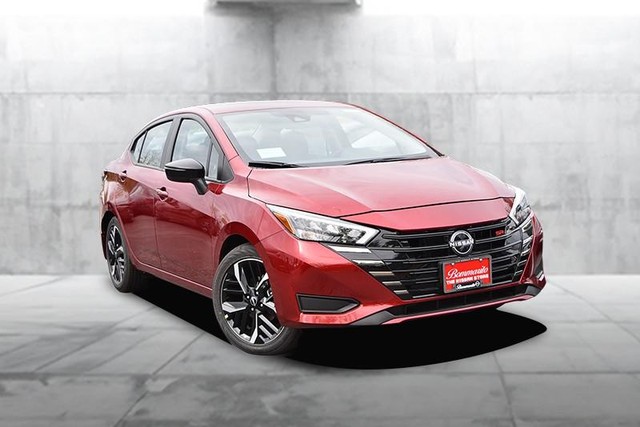 Nissan Versa Vehicle Image 02