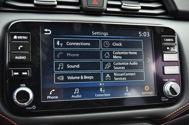 Nissan Versa Vehicle Image 13