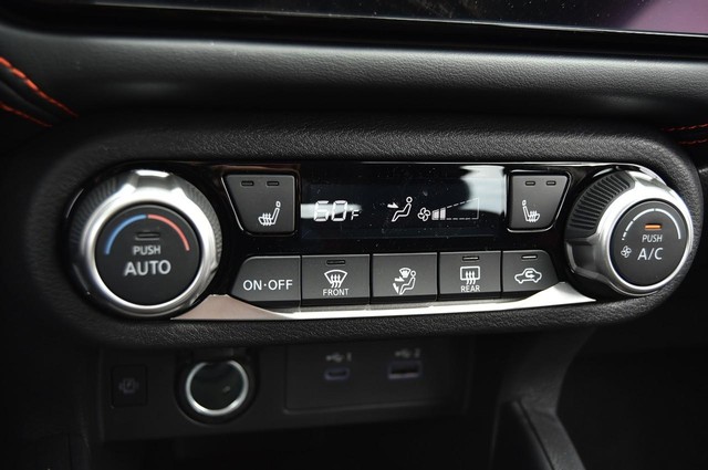 Nissan Versa Vehicle Image 14