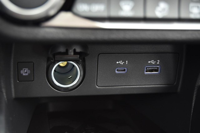 Nissan Versa Vehicle Image 15