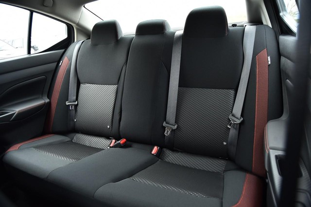 Nissan Versa Vehicle Image 20