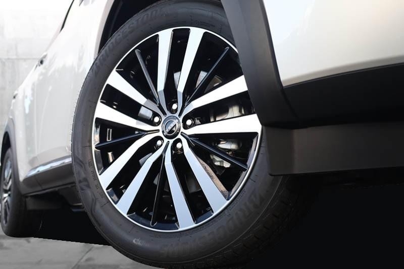 Nissan Pathfinder Vehicle Image 03