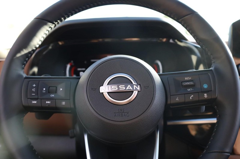 Nissan Pathfinder Vehicle Image 13