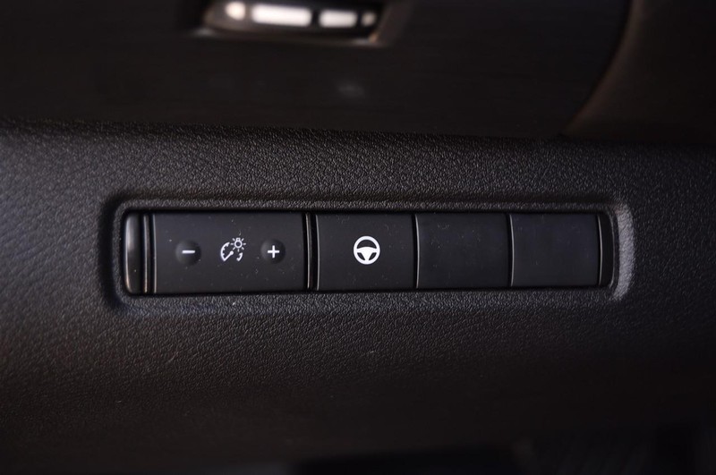 Nissan Pathfinder Vehicle Full-screen Gallery Image 11