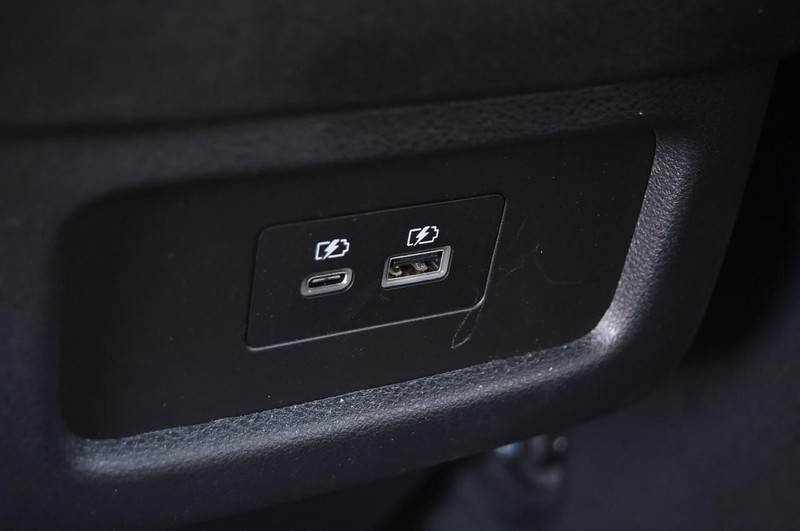 Nissan Pathfinder Vehicle Full-screen Gallery Image 26