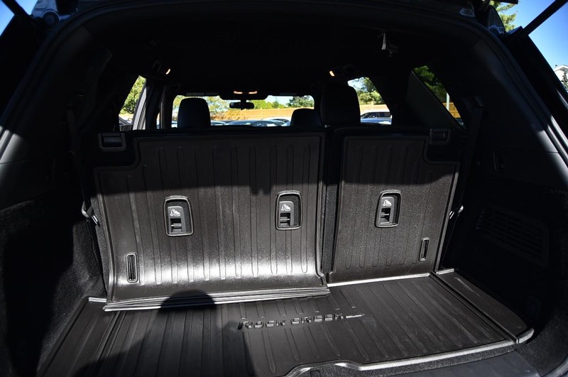 Nissan Pathfinder Vehicle Full-screen Gallery Image 28