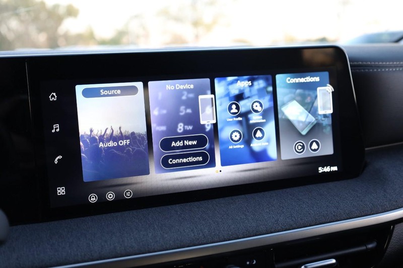 Nissan Kicks Vehicle Image 11