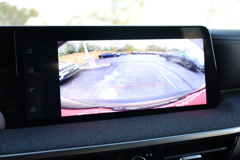 Nissan Kicks Vehicle Image 12