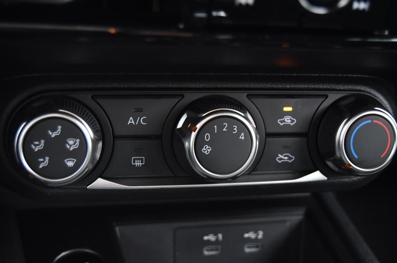 Nissan Kicks Vehicle Image 16