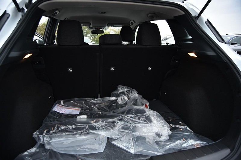 Nissan Kicks Vehicle Image 24