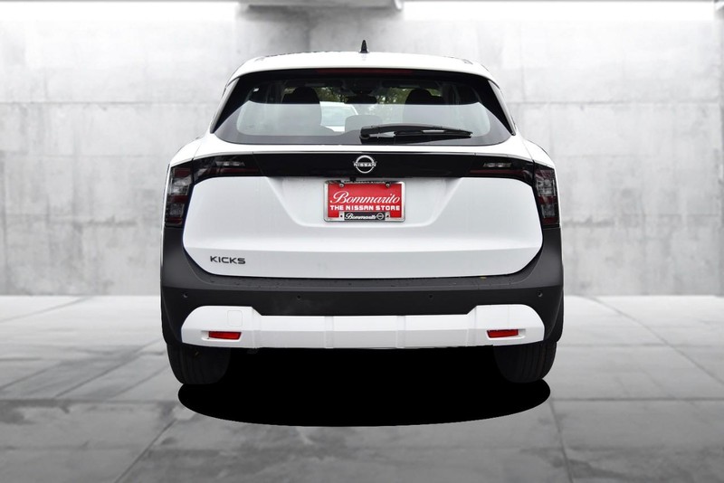 Nissan Kicks Vehicle Image 27