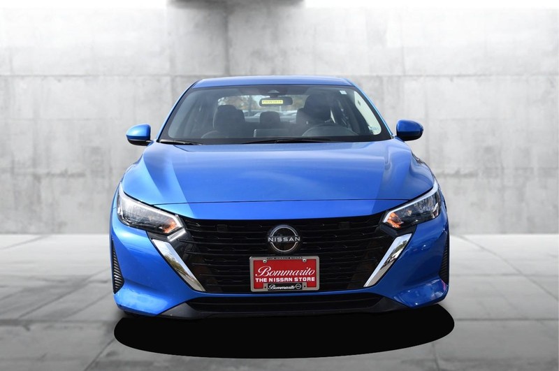 Nissan Sentra Vehicle Image 04