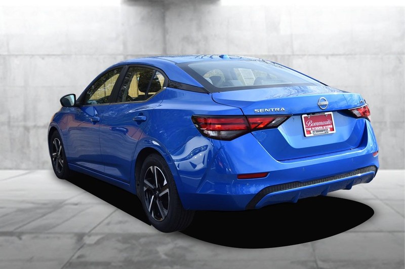 Nissan Sentra Vehicle Image 07