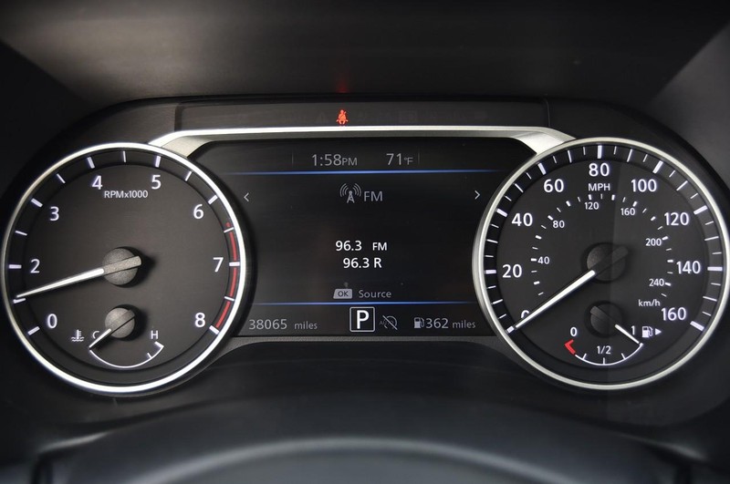 Nissan Sentra Vehicle Image 12