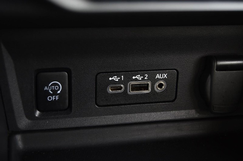 Nissan Sentra Vehicle Image 16