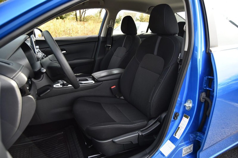 Nissan Sentra Vehicle Image 19