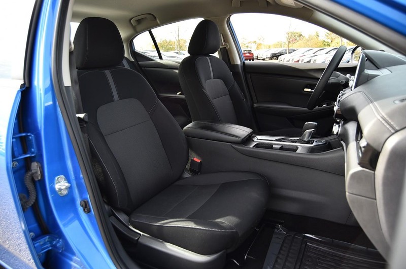 Nissan Sentra Vehicle Image 20