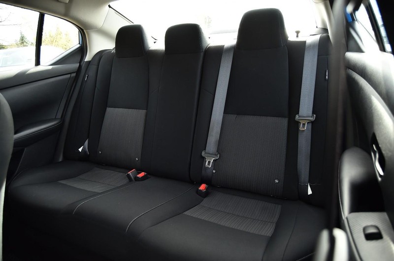 Nissan Sentra Vehicle Image 21