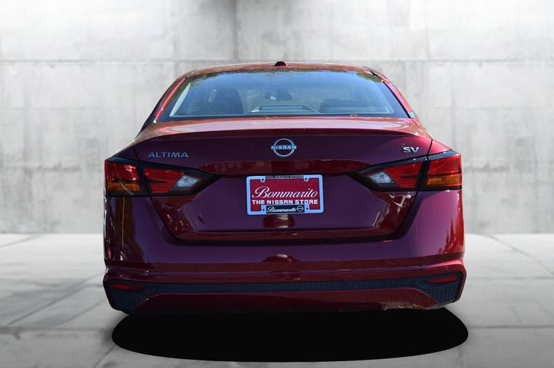 Nissan Altima Vehicle Image 06