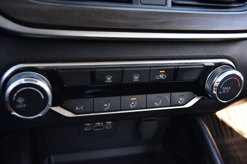 Nissan Altima Vehicle Image 15