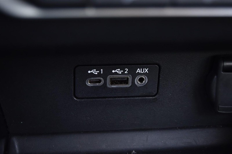 Nissan Altima Vehicle Image 16