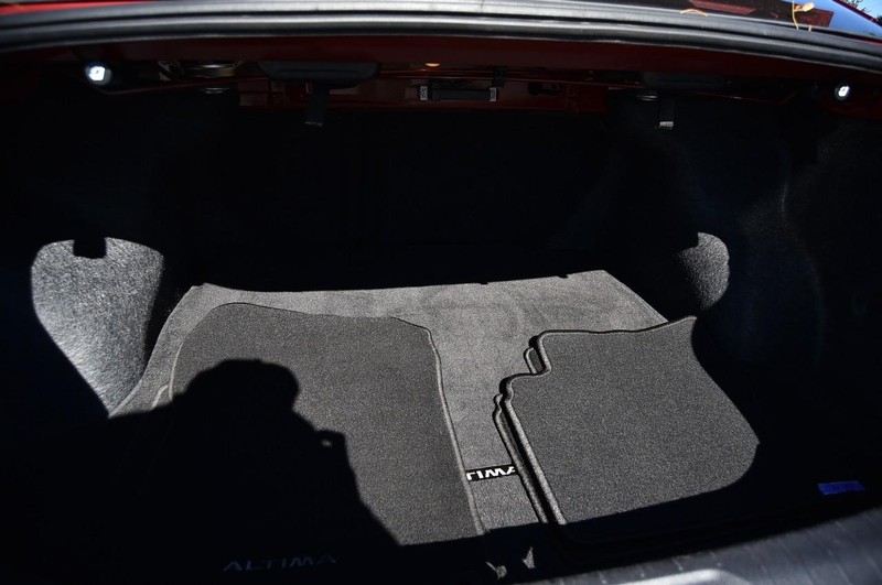 Nissan Altima Vehicle Image 23