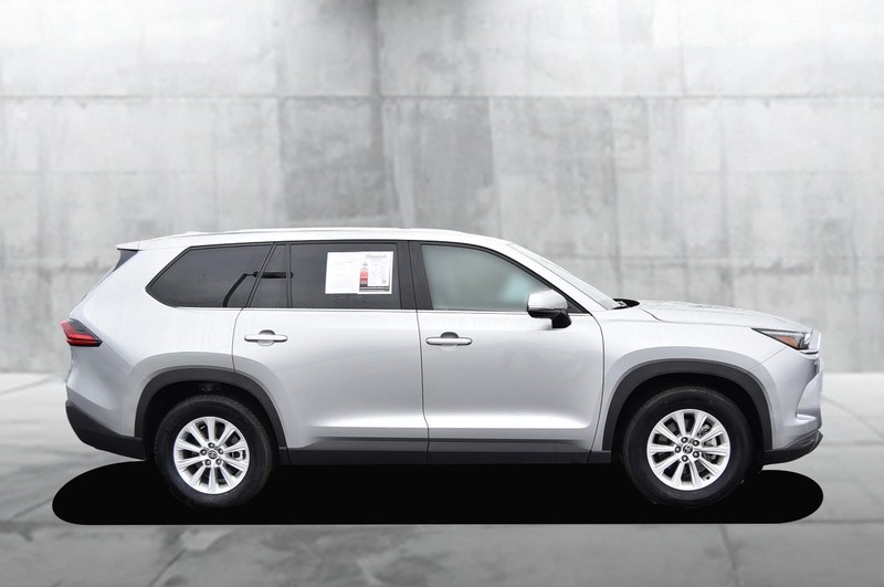 Toyota Grand Highlander Vehicle Image 05