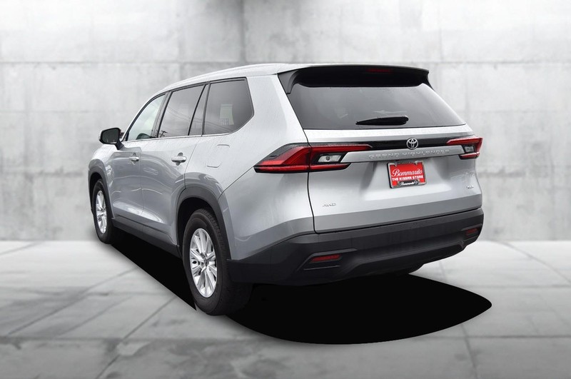 Toyota Grand Highlander Vehicle Image 07