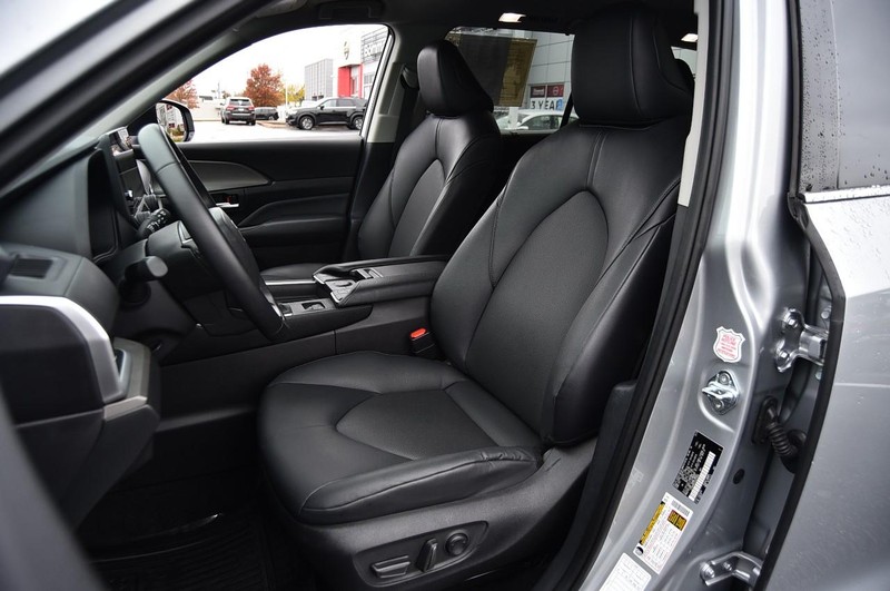 Toyota Grand Highlander Vehicle Image 22