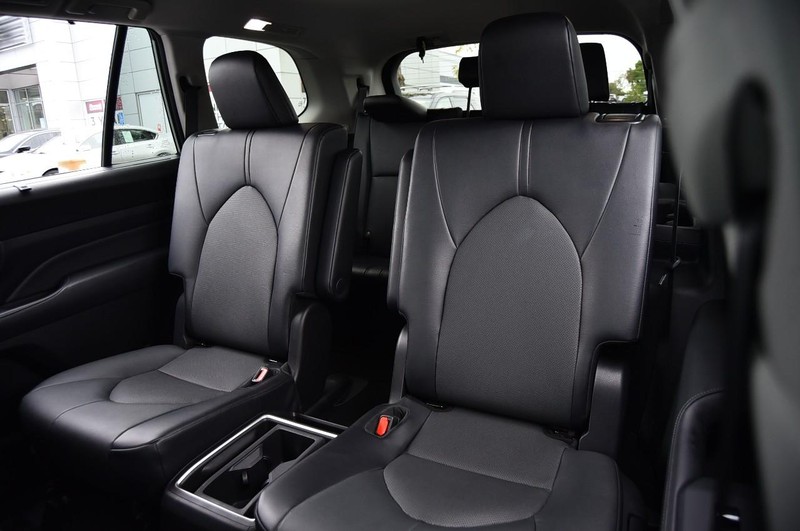 Toyota Grand Highlander Vehicle Image 24