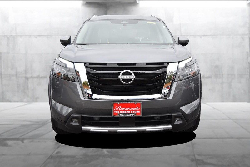 Nissan Pathfinder Vehicle Image 04