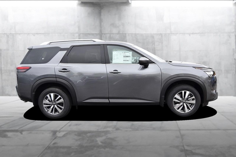 Nissan Pathfinder Vehicle Image 05