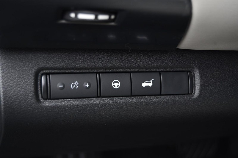 Nissan Pathfinder Vehicle Image 11