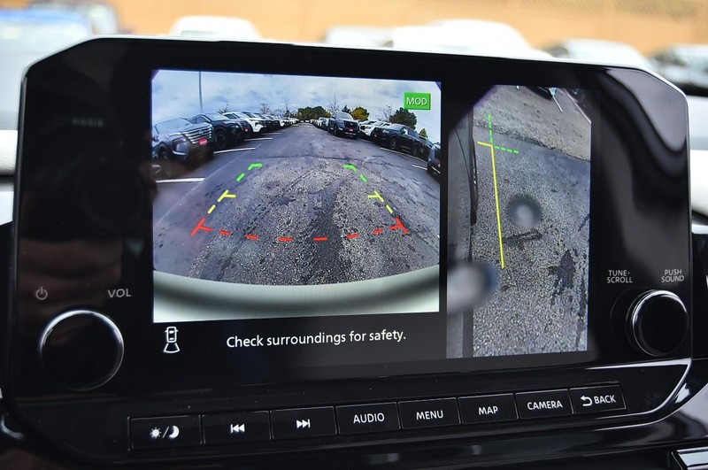 Nissan Pathfinder Vehicle Image 14